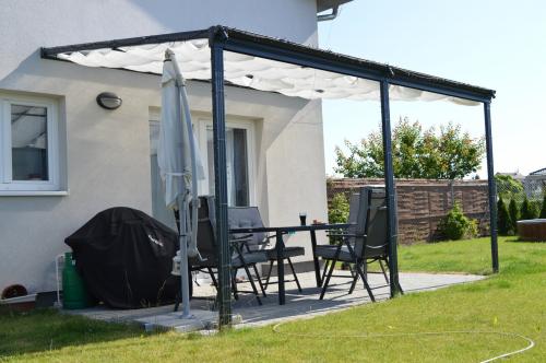 hliníková pergola LANITPLAST WALL 33 antracit + číry PC